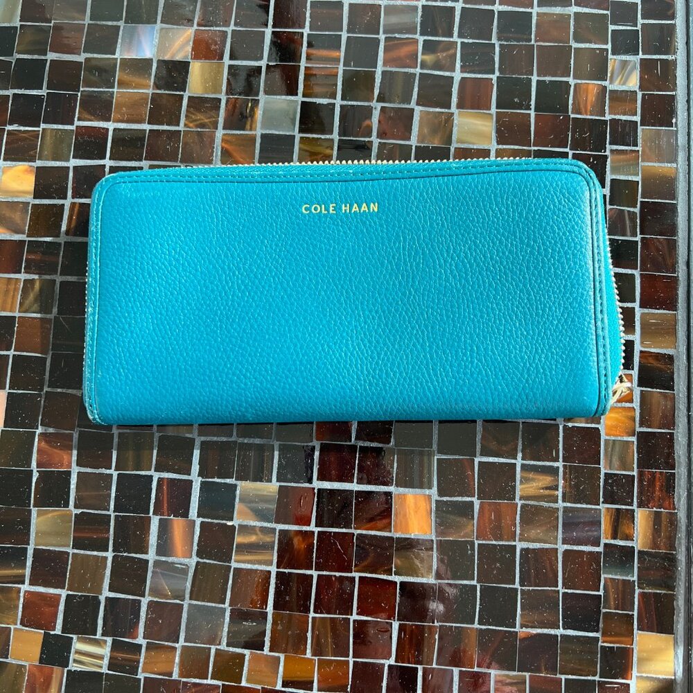 Cole Haan wallet - Picture 2 of 6